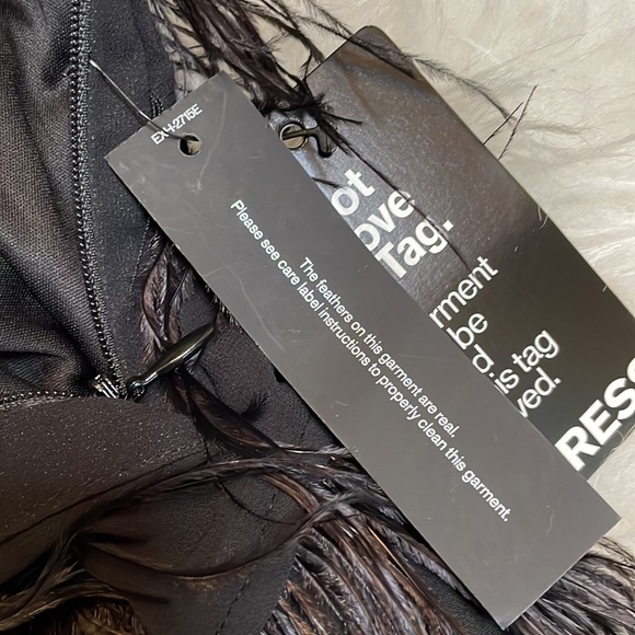 Express Ostrich Feathered Skirt - Picture 6 of 14